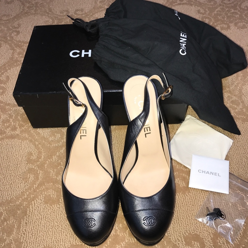 Chanel black slingback platforms heels - Picture 8 of 8